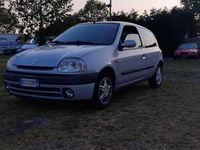 Usata Renault Clio II Dynamique 75 CV (55 kW) 2001 Blu/azzurro Berlina