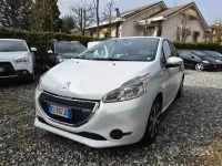 Usata Peugeot 208 Allure 82 CV (60 kW) 2014 Bianco Utilitaria