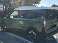 Usata Ford Tourneo 125 CV (91 kW) 2024 Monovolume