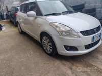 Begagnad Suzuki Swift 75 HK (55 kW) 2013 Vit Halvkombi