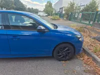 Usata Opel Corsa 75 CV (55 kW) 2023 Bluazzurro Utilitaria