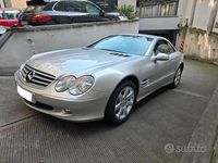 Usata Mercedes SL500 306 CV (225 kW) 2001 Grigio Cabrio