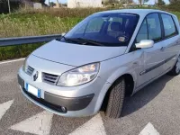 Usata Renault Scenic E-Tech Dynamique 101 CV (74 kW) 2004 Argento Monovolume
