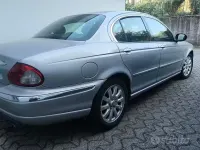 Usata Jaguar X-type 196 CV (144 kW) 2002 Grigio Berlina