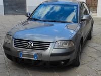 Begagnad VW Passat Trendline 131 HK (96 kW) 2004 Grå Sedan