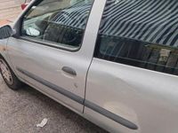 Usata Renault Clio II 78 CV (57 kW) 1998 Grigio Utilitaria