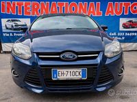 Begagnad Ford Focus 116 HK (85 kW) 2012 Röd Sedan
