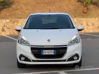 Usata Peugeot 208 Allure 82 CV (60 kW) 2018 Bianco Utilitaria