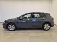 Usado VW Golf VIII Business 110 CV (80 kW) 2024 Negro Berlina