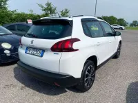 Usata Peugeot 2008 Active 75 CV (55 kW) 2017 Bianco SUV