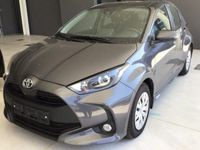 Usata Toyota Yaris Hybrid Active 116 CV (85 kW) 2022 Nero Berlina