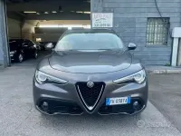 Usata Alfa Romeo Stelvio Executive 179 CV (131 kW) 2017 Grigio SUV