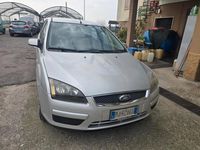 Begagnad Ford Focus S 116 HK (85 kW) 2006 Grå Kombi