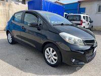 Usata Toyota Yaris 69 CV (50 kW) 2012 Nero Utilitaria