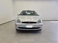 Usata Ford Focus Ambiente 90 CV (66 kW) 2000 Argento Berlina