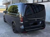 Usata Mercedes V300 Avantgarde 237 CV (174 kW) 2025 Grigio Monovolume