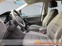 Usata VW Touran Active 122 CV (89 kW) 2022 Nero metallizzato Monovolume