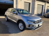 Usata VW T-Roc Life 110 CV (80 kW) 2023 Grigio SUV