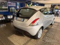 Usata Lancia Ypsilon Gold 69 CV (50 kW) 2015 Grigio Utilitaria
