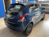Usata Lancia Ypsilon Gold 70 CV (51 kW) 2022 Blu metallizzato Utilitaria