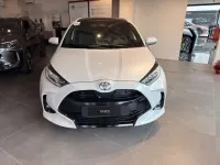 Nuova Toyota Yaris Premium 92 CV (67 kW) 2026 Platinum white Utilitaria