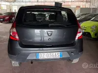 Usata Dacia Sandero Lauréate 72 CV (52 kW) 2010 Grigio Berlina