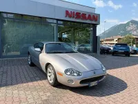 Usata Jaguar XK8 296 CV (217 kW) 2003 Grigio metallizzato Coupé