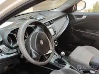 Usata Alfa Romeo Giulietta Distinctive 105 CV (77 kW) 2014 Bianco Utilitaria