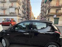 Usata Lancia Ypsilon 85 CV (62 kW) 2016 Nero Utilitaria