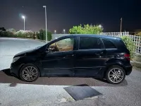 Usata Mercedes B180 109 CV (80 kW) 2010 Nero Monovolume