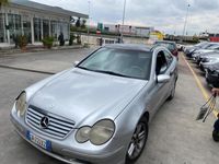 Usata Mercedes C220 Elegance 149 CV (109 kW) 2005 Grigio Coupé