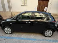 Usata Lancia Ypsilon 69 CV (50 kW) 2015 Nero Utilitaria