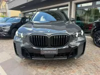 Usata BMW X5 M Sport 340 CV (250 kW) 2024 Dravitgrau metallizzato SUV