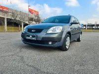 Usado Kia Rio EX 97 HP (71 kW) 2007 Cinzento Sedan