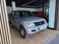 Usata Mitsubishi Pajero 99 CV (72 kW) 2000 Grigio SUV