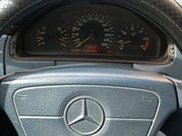 Usata Mercedes E250 150 CV (110 kW) 1998 Blu Station wagon