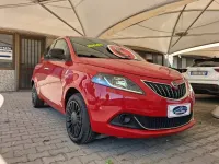 Usata Lancia Ypsilon Silver 69 CV (50 kW) 2022 Pastello  rosso Utilitaria