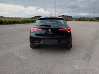 Usata Alfa Romeo Giulietta Exclusive 105 CV (77 kW) 2013 Nero Utilitaria
