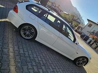 Begagnad BMW 318 143 HK (105 kW) 2008 Vit Kombi