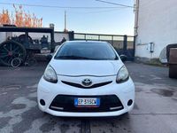 Gebraucht Toyota Aygo Connect Style 68 PS (50 kW) 2013 Weiß Kleinwagen