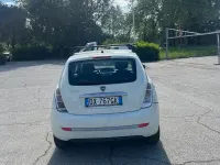 Gebraucht Lancia Ypsilon 77 PS (56 kW) 2009 Weiß Kleinwagen
