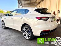 Usata Maserati Levante 330 CV (242 kW) 2021 Bianco SUV