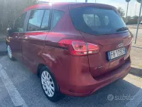 Usata Ford B-MAX Titanium 87 CV (63 kW) 2017 Rosso Monovolume