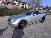 Usata Mercedes SLK200 163 CV (119 kW) 2001 Grigio Cabrio