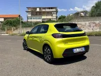 Usata Peugeot 208 75 CV (55 kW) 2024 Giallo Utilitaria