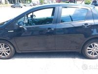 Usata Toyota Yaris 90 CV (66 kW) 2014 Nero Utilitaria