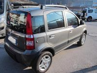 Usata Fiat Panda 4x4 Climbing 75 CV (55 kW) 2011 Grigio Utilitaria