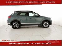 Usata VW T-Roc Style 150 CV (110 kW) 2023 Blu SUV