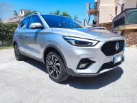 Usata MG ZS 106 CV (77 kW) 2024 Grigio SUV