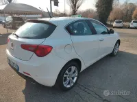 Usata Alfa Romeo Giulietta 120 CV (88 kW) 2012 Bianco Utilitaria